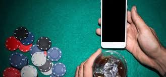 PLSlots Slot ဂိမ်းများ RNG နည်းပညာဖြင့် မြန်မာ ကစားသမားများ ကစားနေသော မြင်ကွင်း